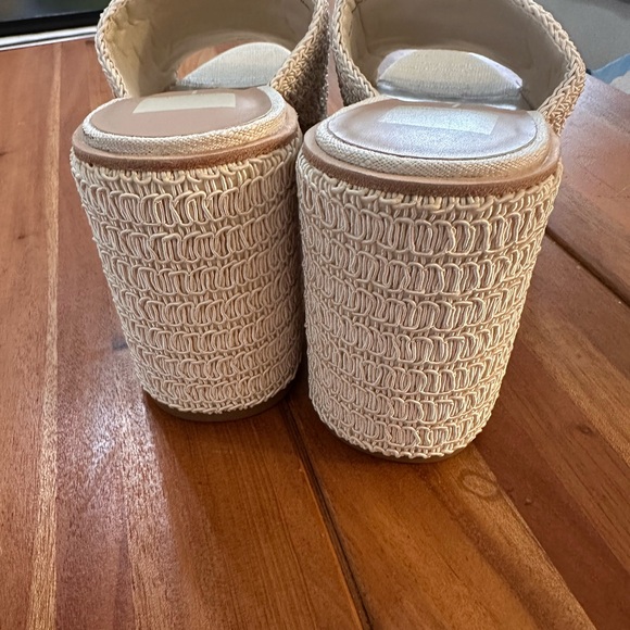 NWOT Dolce Vita Cream Textured Mules 9.5 - Picture 5 of 7